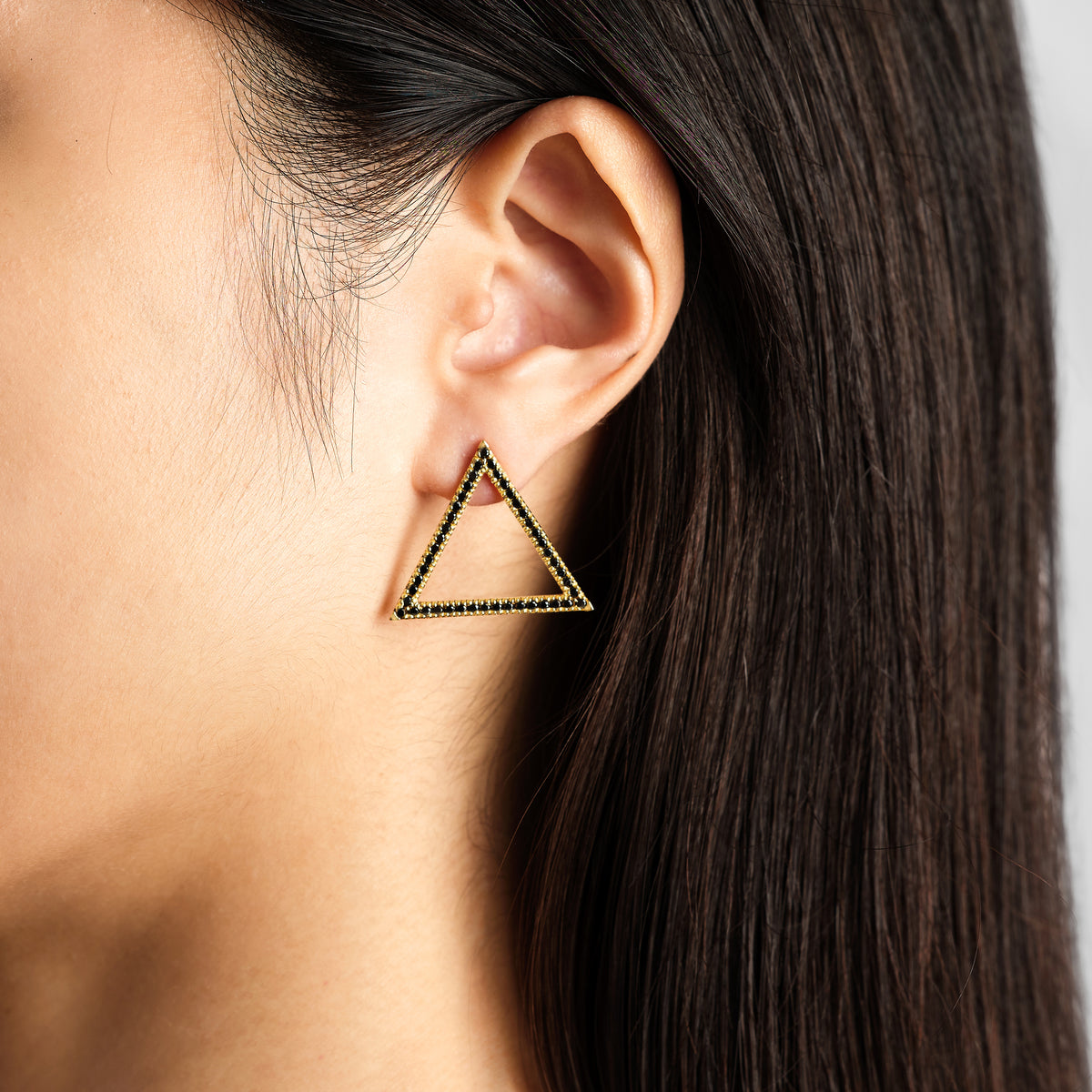 LACOSTE トライアングル型ピアス 両耳 CAREERING - 【両耳用】TRIANGLE 501 YELLOW トライアングル
